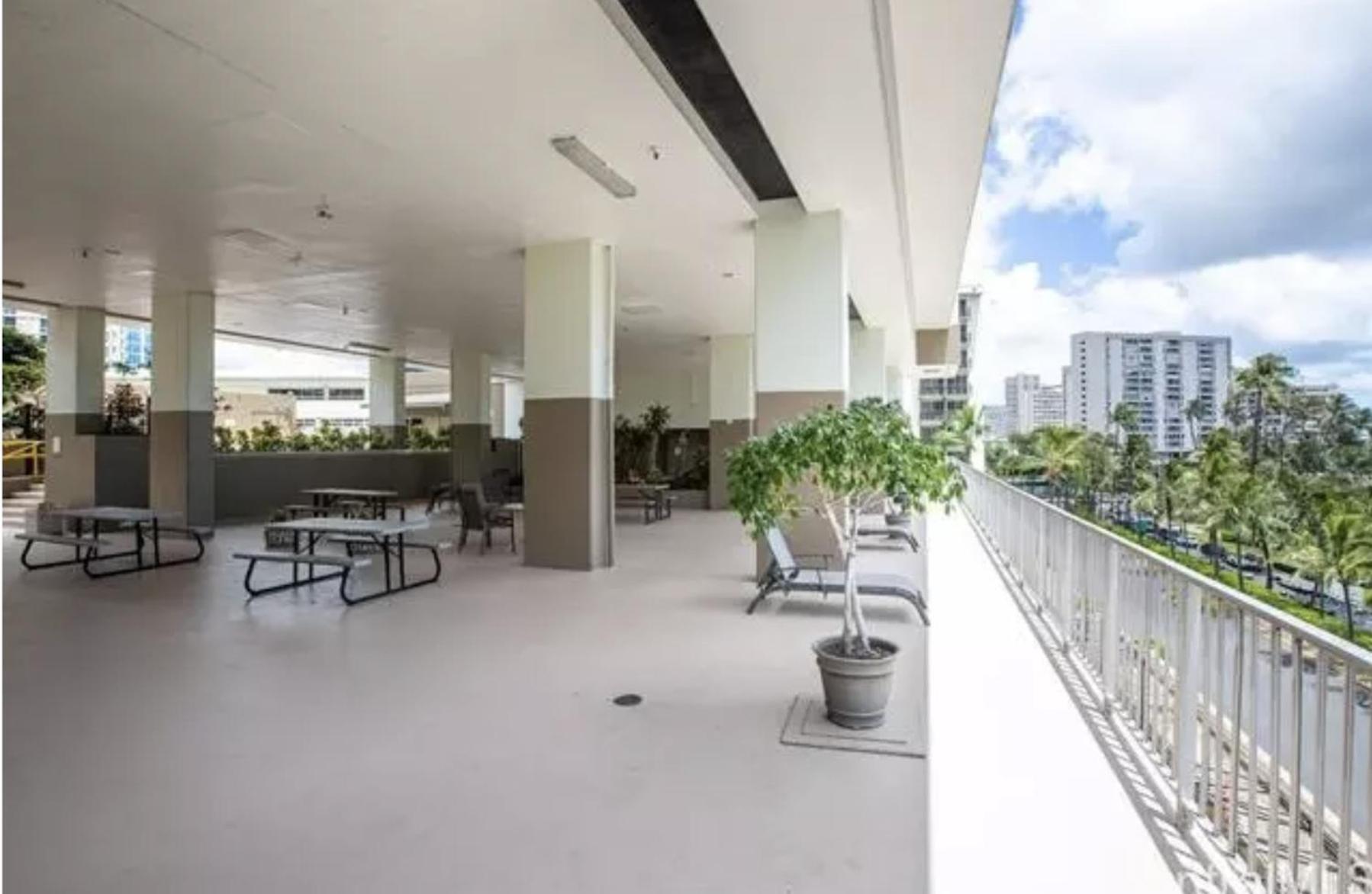 Gem Of Waikiki At Inn On The Park Honolulu Eksteriør bilde